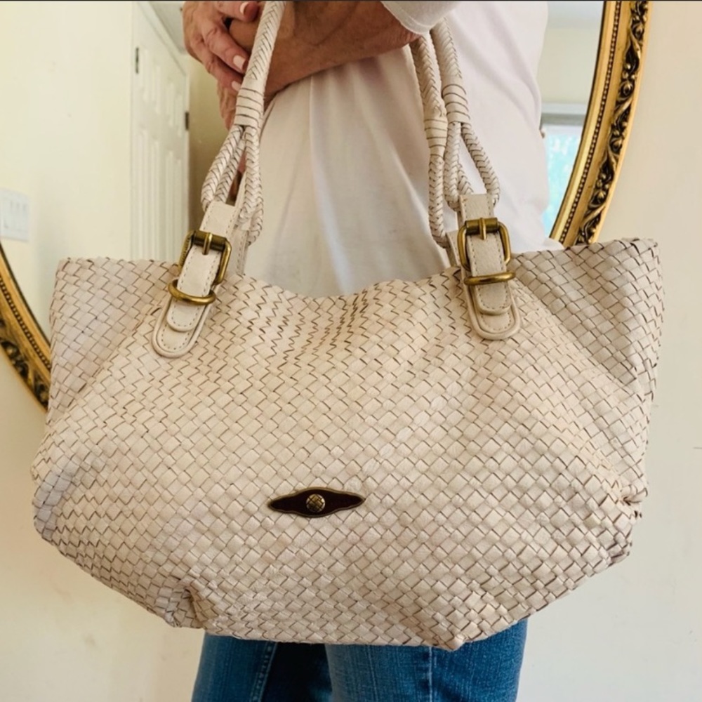 Elliot Lucca real leather woven handbag, perfect carry-all spring/summer…